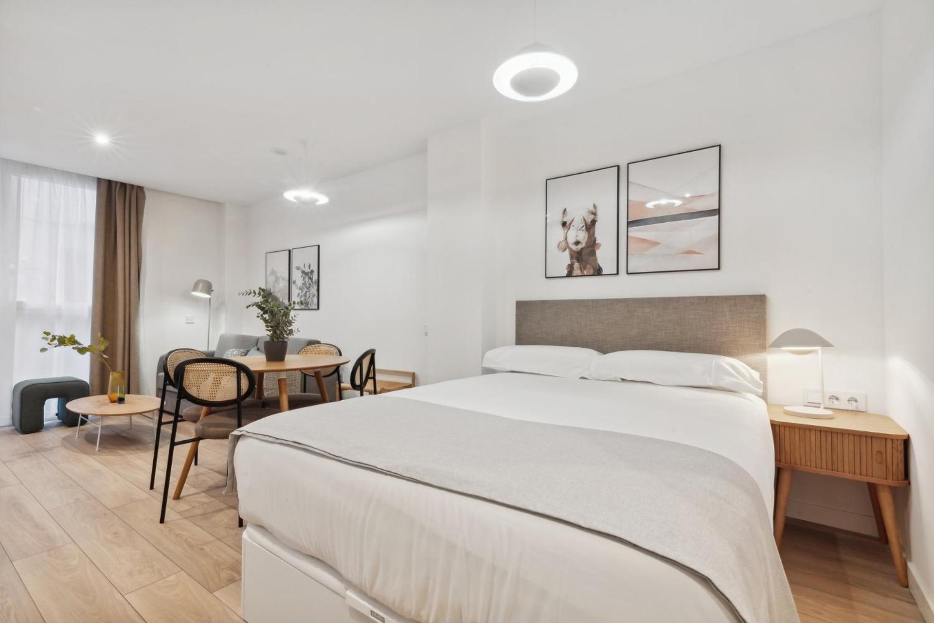 Limehome Valencia Carrer Del Pare Palau I Quer Eksteriør billede